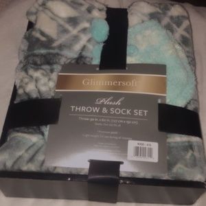 GlimmerSoft Plush and Throw Sock Set